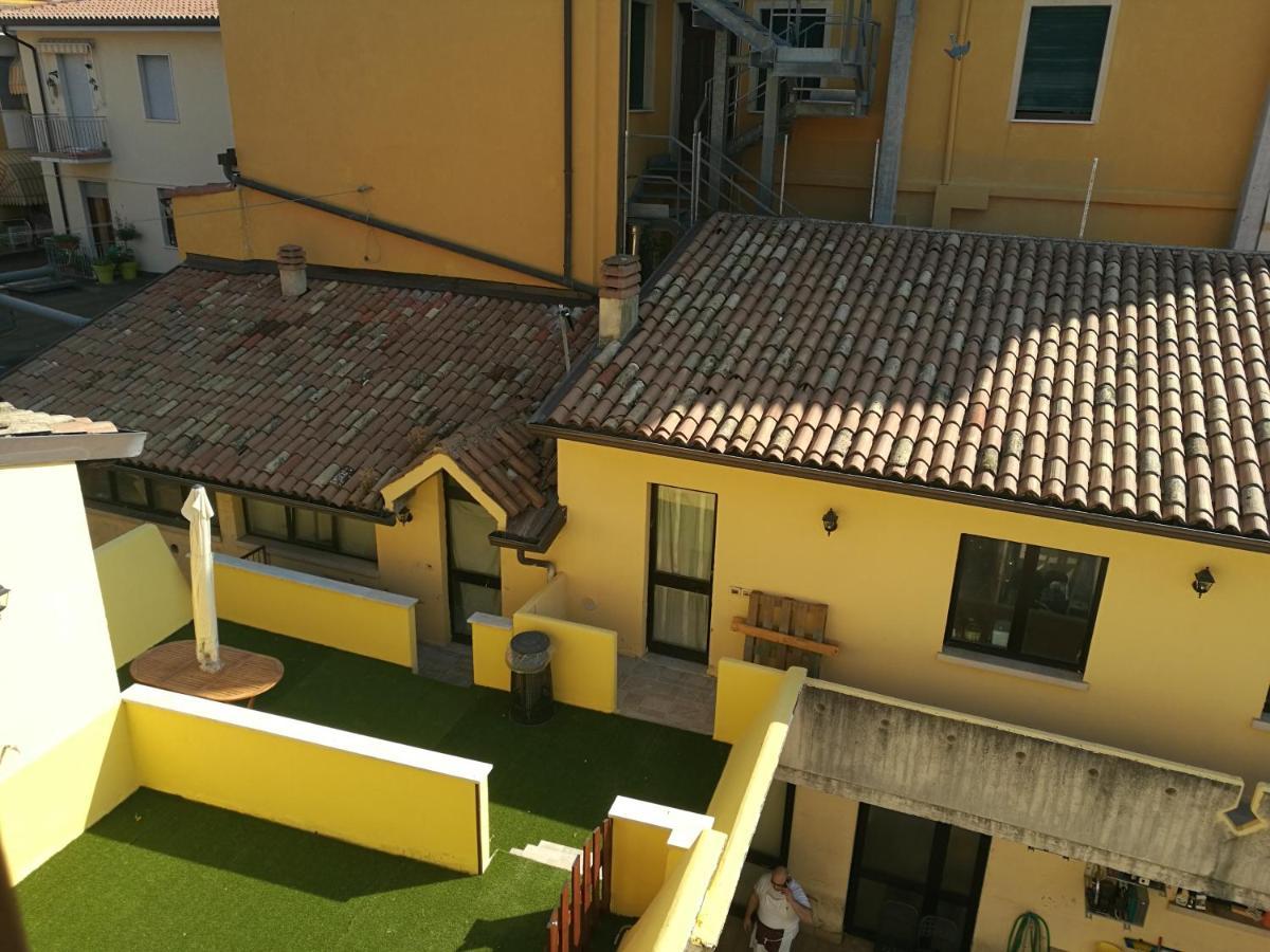 Ferienwohnung Casa Laila&Lisa - Immobiliare Azzurra Bardolino Exterior foto