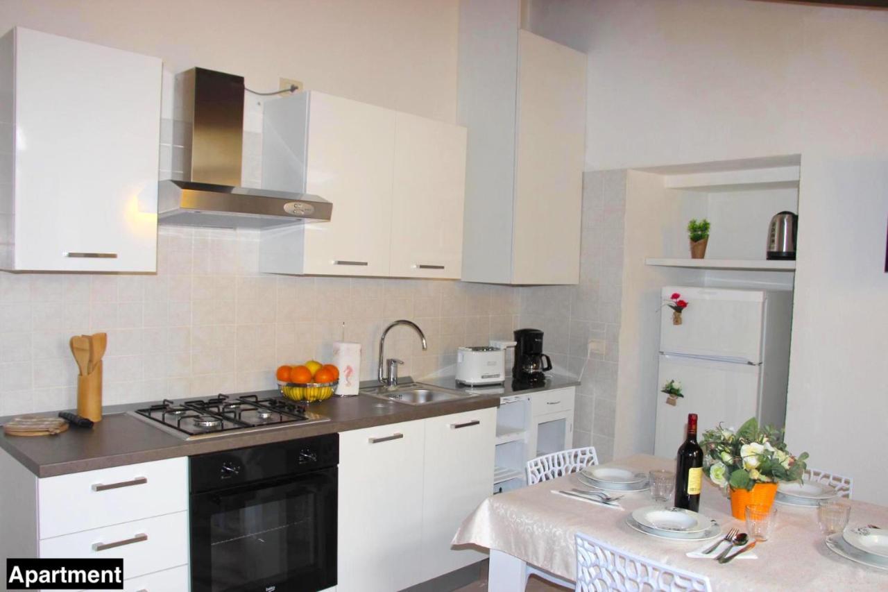 Ferienwohnung Casa Laila&Lisa - Immobiliare Azzurra Bardolino Exterior foto